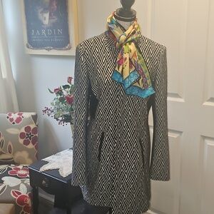 Kasper Black and White Geometric Pattern. Lightweight Jacket. Size 6.